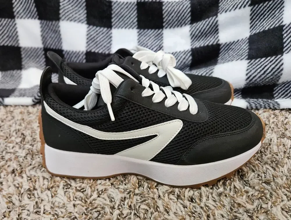 Dolce Vita Braiden Platform Sneakers Womens 7 Black White Chunky Casual Shoes
